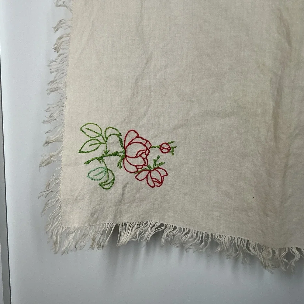 Vintage‎ Handmade Square Tablecloth Floral Leaf Embroidery Fringed Edges Cottage